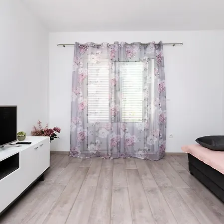 Apartment Marija & Lino *